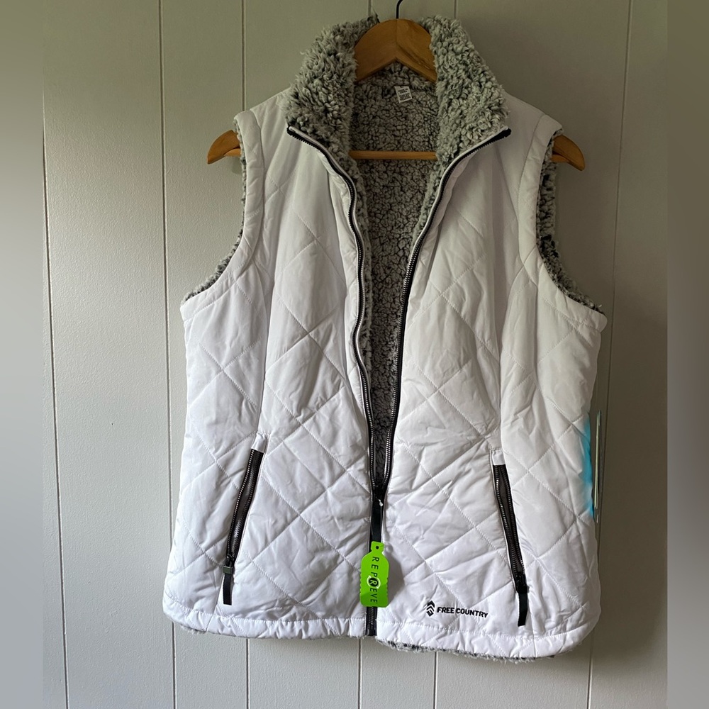 NWT Free Country reversible vest